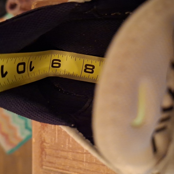 Nike Air Max 270 Women's White/Volt-Black-Laser Fuchsia (Size US 6) - Picture 10 of 12